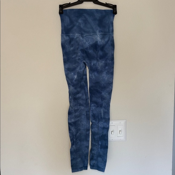 Free People FP Movement Good Karma Blue and White Tie-Dye Leggings xs small - Picture 5 of 8